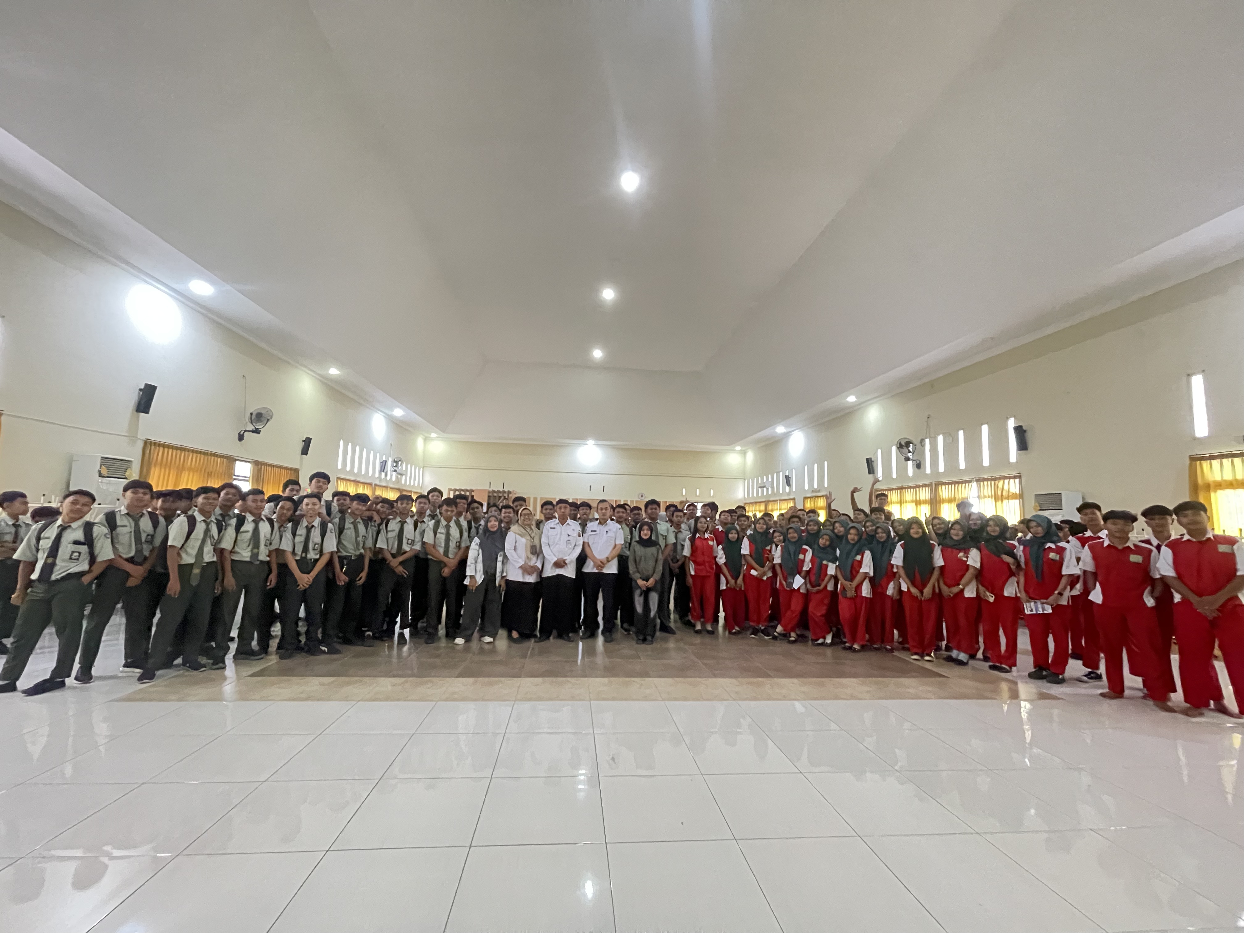 LPK STGL Socialization to SMKN 1 Trenggalek: Opening Career Opportunities and a Bright Future for the Young Generation