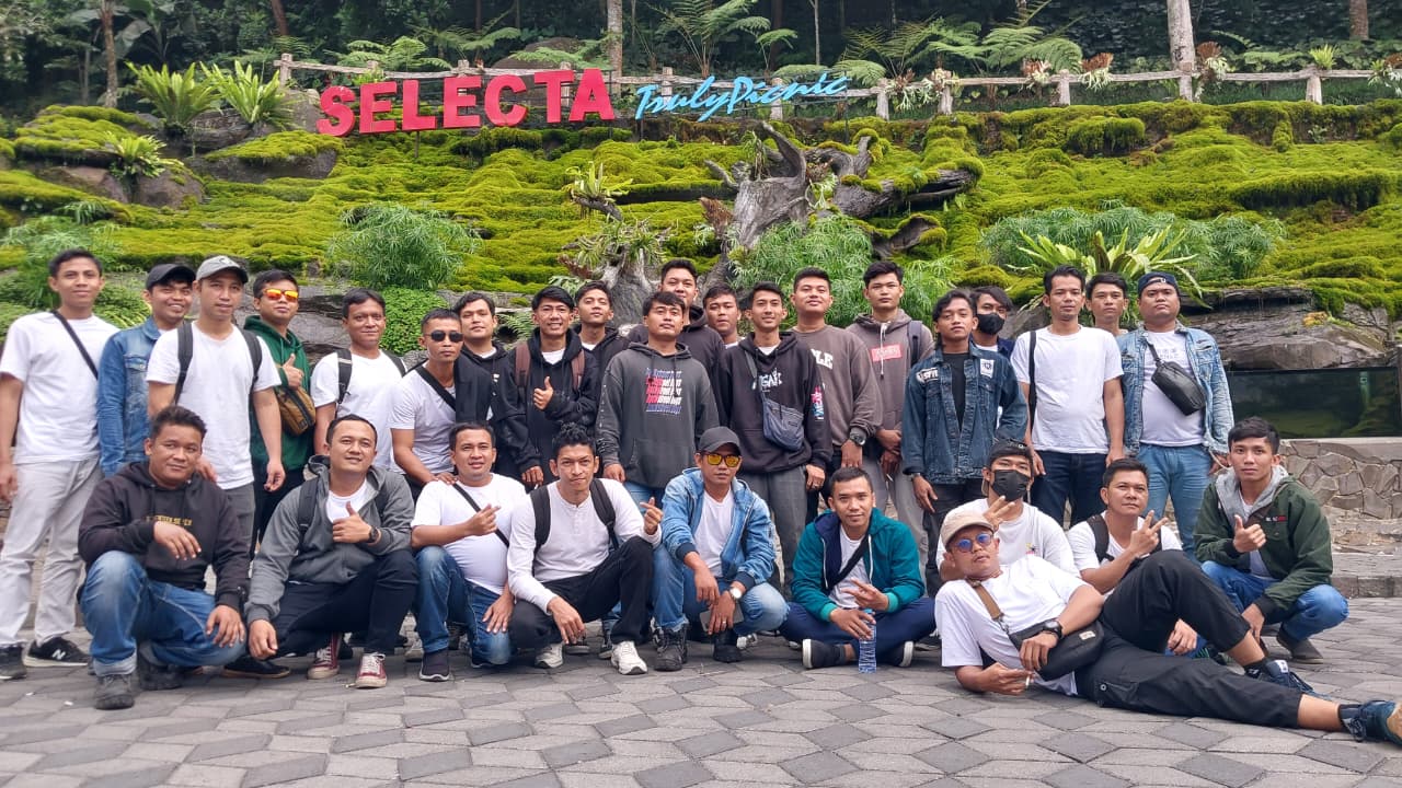 Take a relaxing walk with the training participants